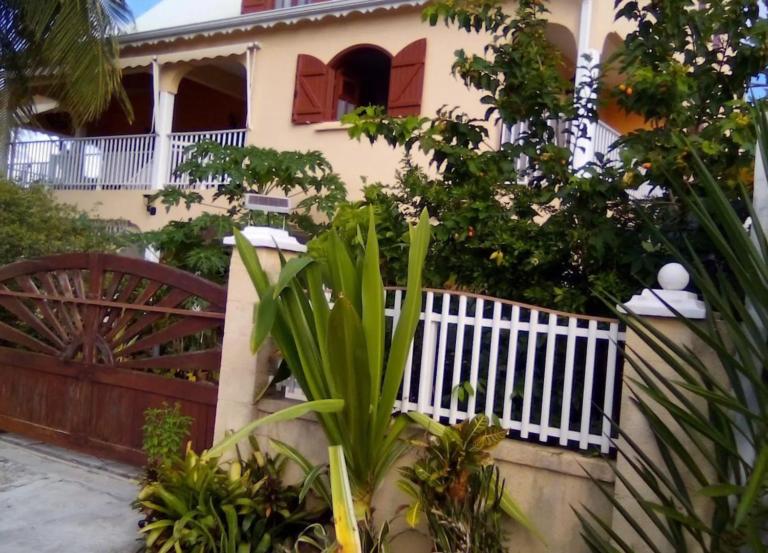 Apartment Studio Charmant Au Moule Avec Jardin De 35 M² Et Barbecue Le Moule