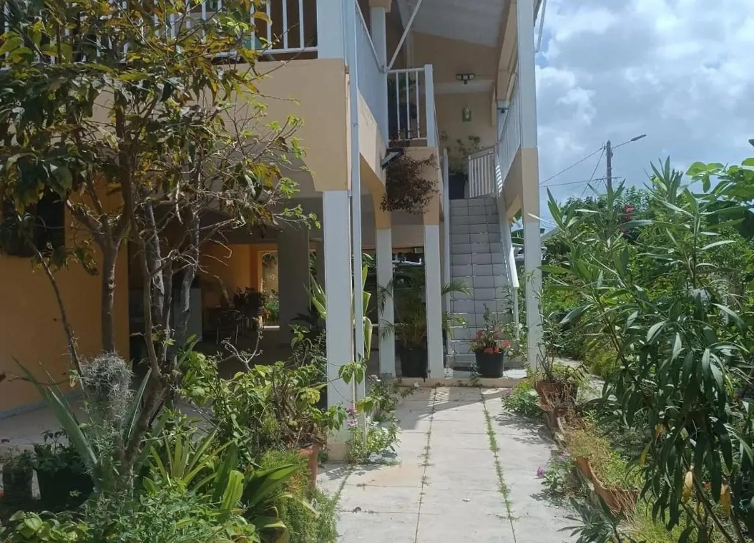 Apartment Studio Charmant Au Moule Avec Jardin De 35 M² Et Barbecue Le Moule